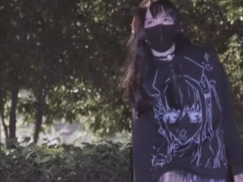 可爱小男娘曦曦绿化带户外伪街