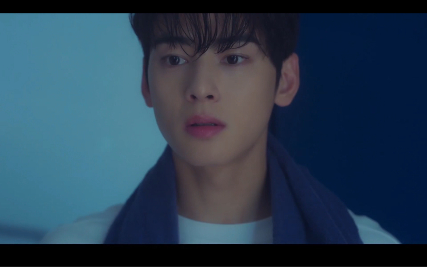 当你一觉睡醒,第一眼看到的是车银优时