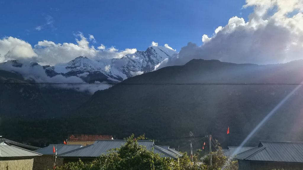 吉隆镇,公路片,雪山