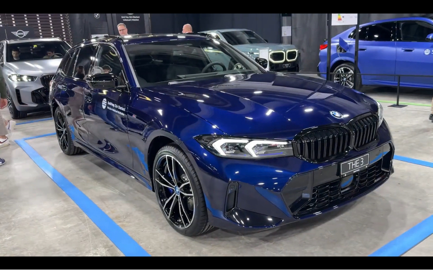 宝马3系旅行版!欢不欢喜?