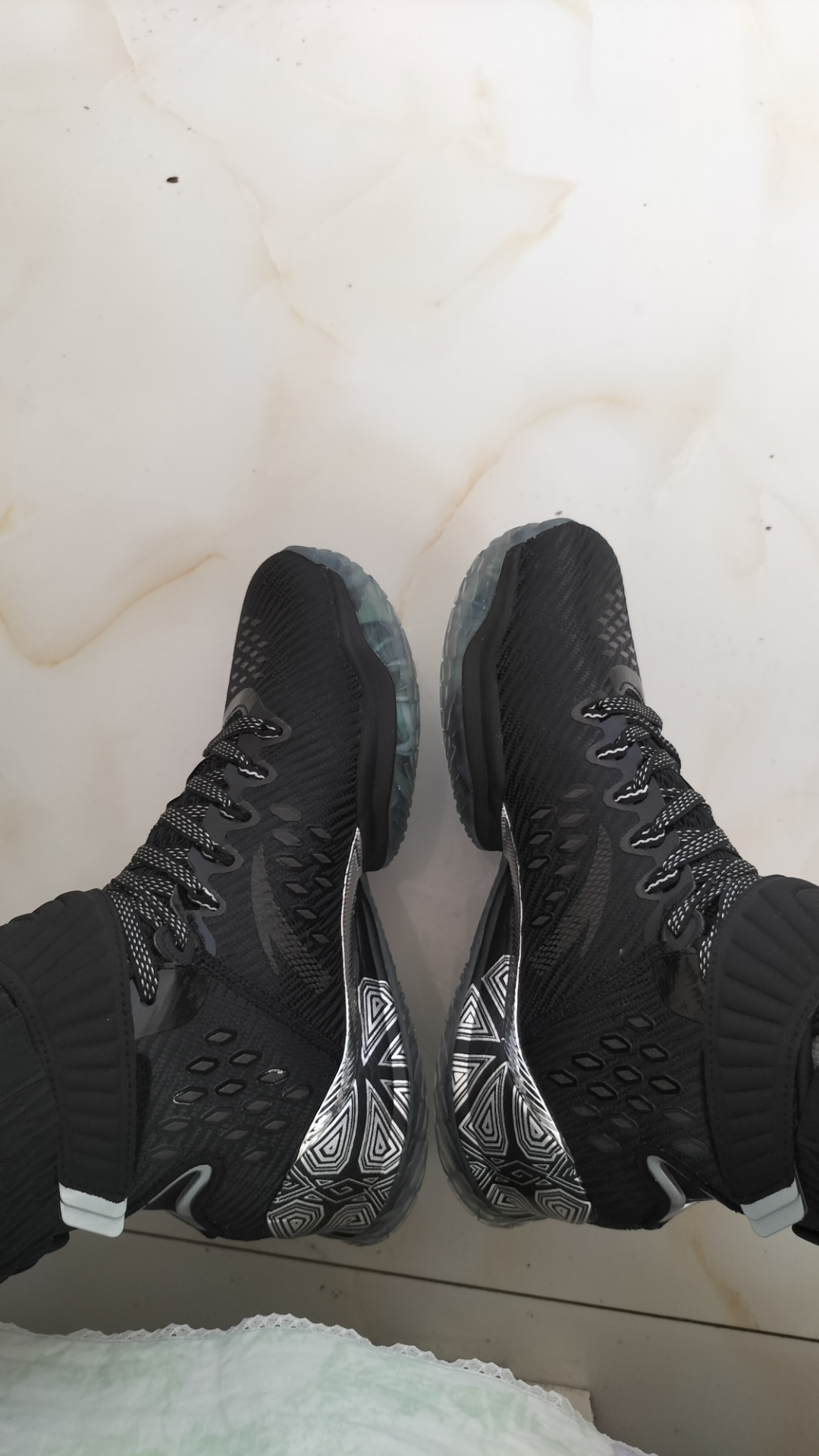 一双老鞋:安踏kt3黑豹2021复刻版