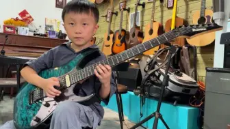 Video herunterladen: 來一下2024Ibanez的即興創作伴奏，父親這把琴19歲了。   手小看看大吉他能用嗎？