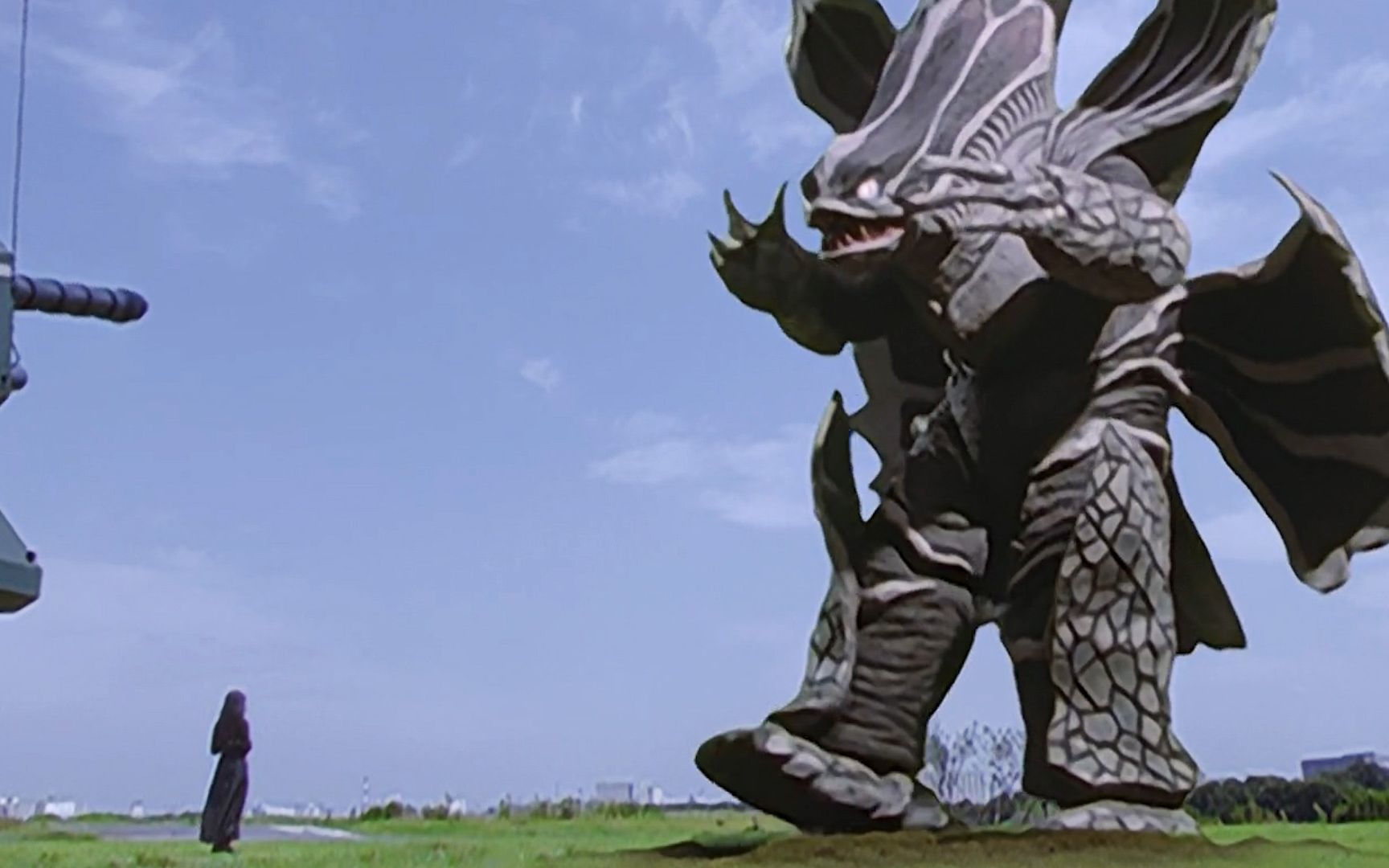 少女在地球生活多年,见过小时候的大古,她等待怪兽来接她回家_哔哩