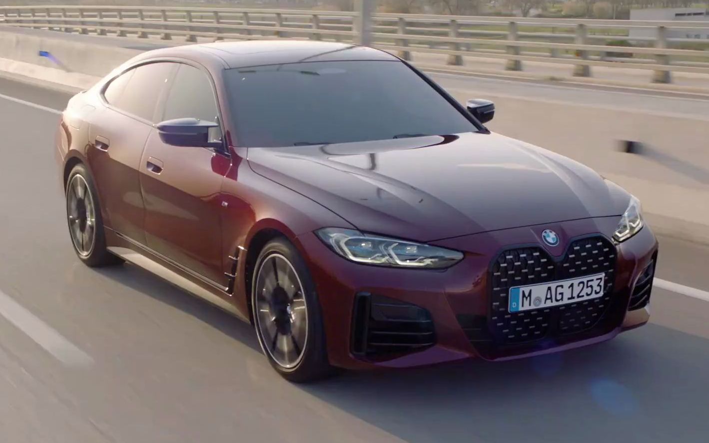 全新宝马4系grancoupe四门轿跑车行驶动态展示