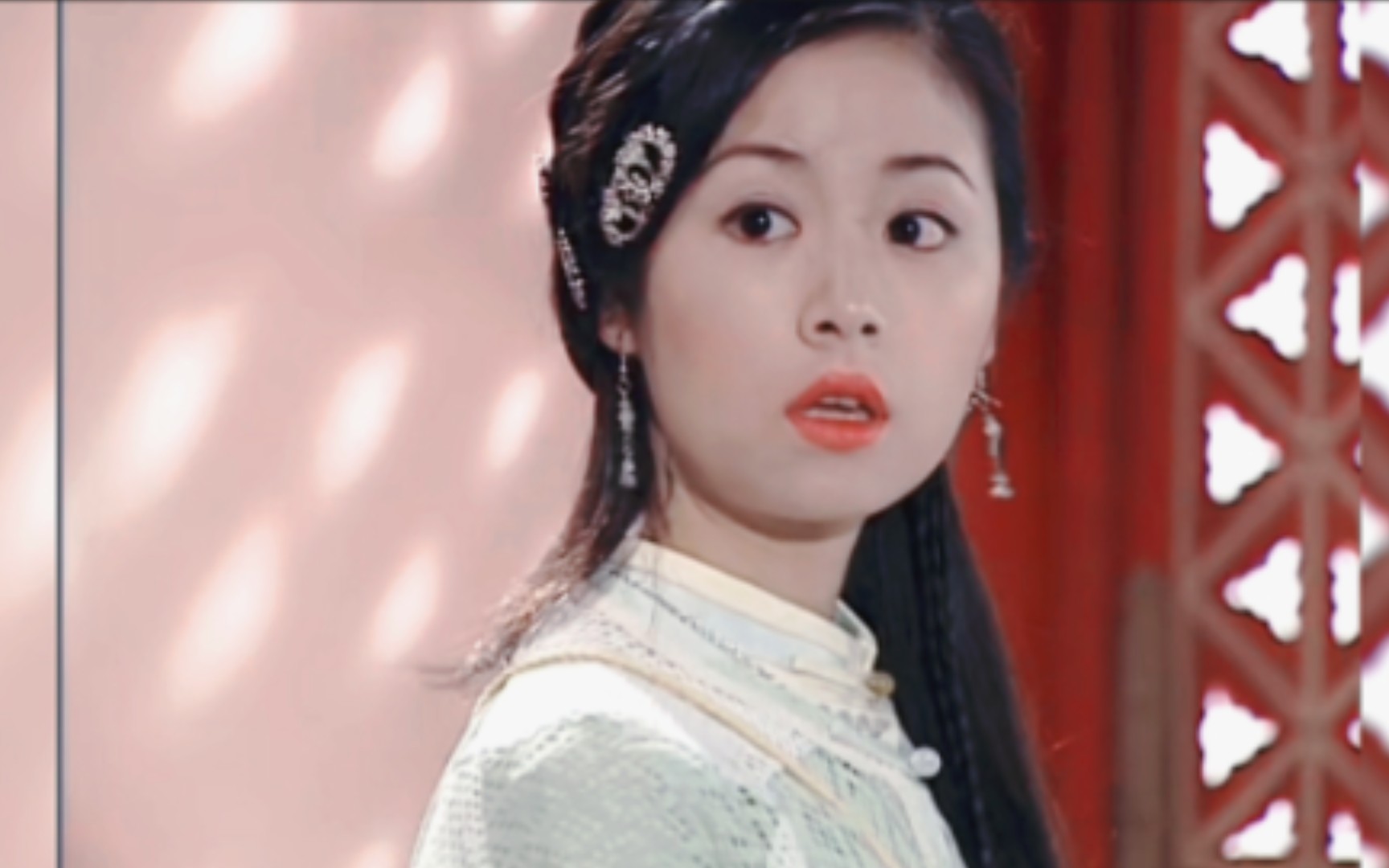 以前的初代甜妹是本色出演的,年轻的林心如真的好美好灵,眼里会发光!