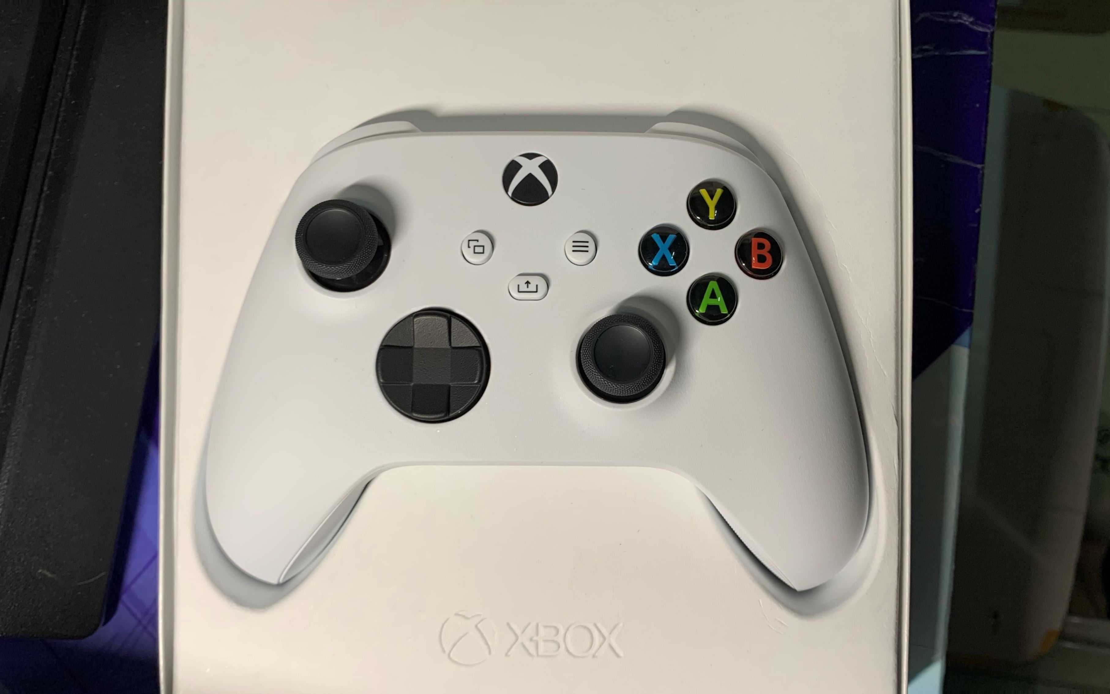 很香的次时代xbox手柄初体验!对比one手柄有何不同?为什么要用手柄?