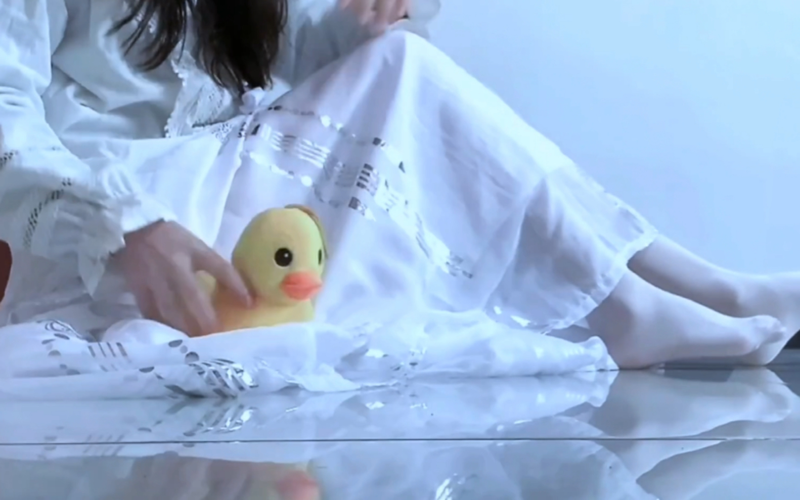 最近喜欢古风穿搭,古风汉服配白色丝袜,yyds!