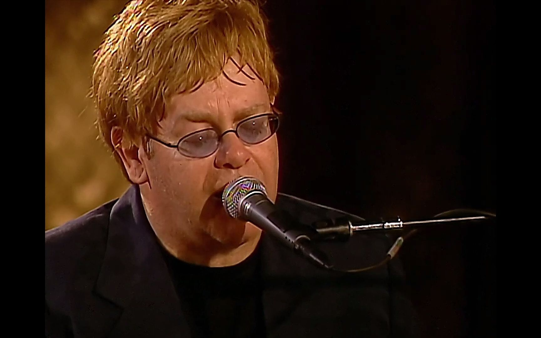 [图]【欧美经典歌曲】Elton John - Candle in the Wind（风中之烛，Live in Turkey 2001）