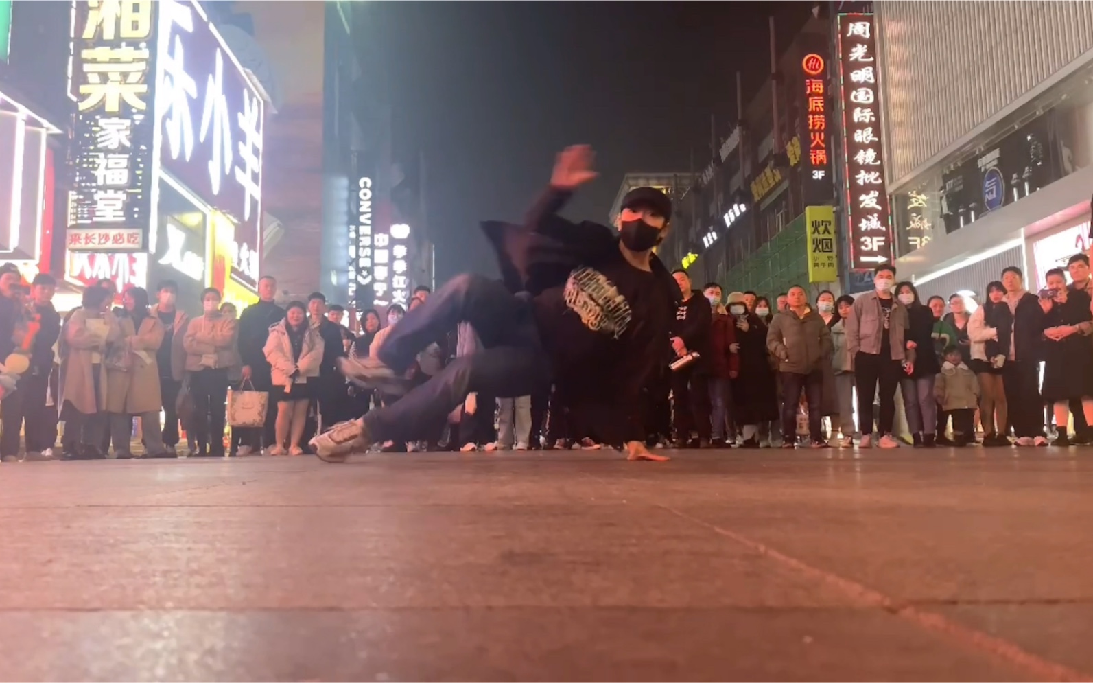 [图]湖南长沙黄兴广场Bboy凌霄Freestyle