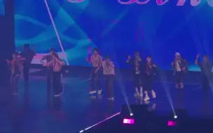 Tải video: StrayKids I Like It 舞台 |「dominATE」世巡首尔场Day2 240825