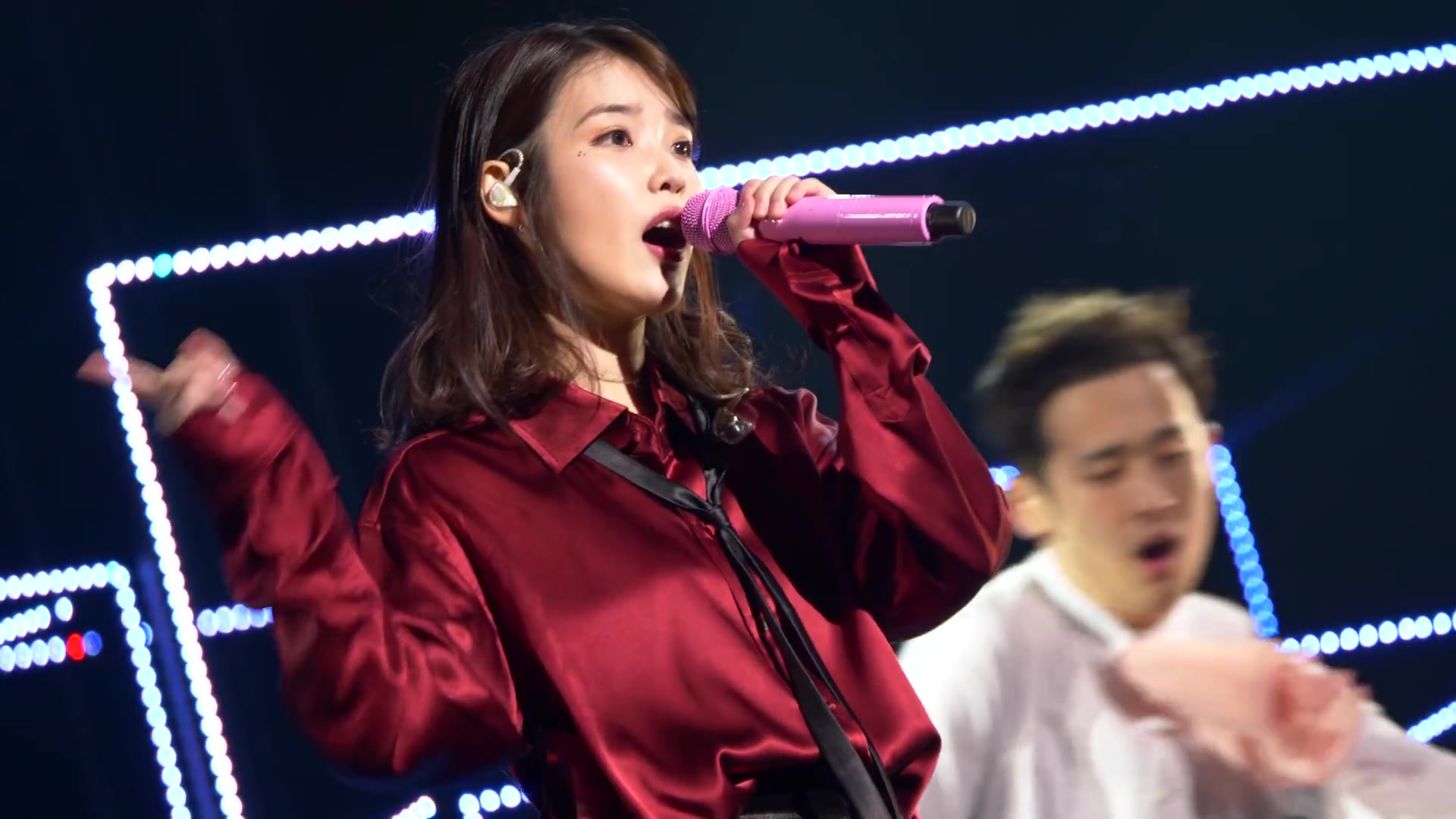 吹爆实力-南韩人气solo【李智恩经典歌曲舞台】iu - good day{好日子}