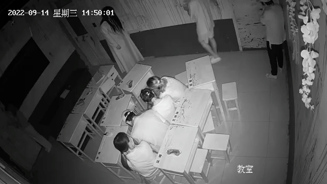 吓到互扇巴掌！！锡山女校（狼嚎密室）