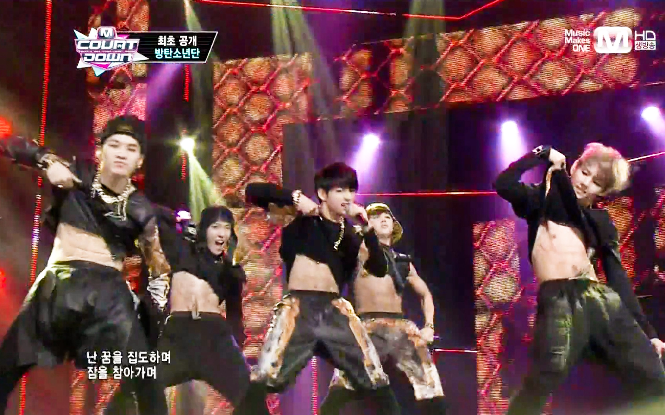 [图]【防弹·补档】130613.防弹少年团(BTS).出道舞台.We Are Bulletproof PT.2 & No More Dream | MCD