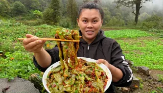 下载视频: 今天用一大堆螺丝椒做个爆辣下饭菜