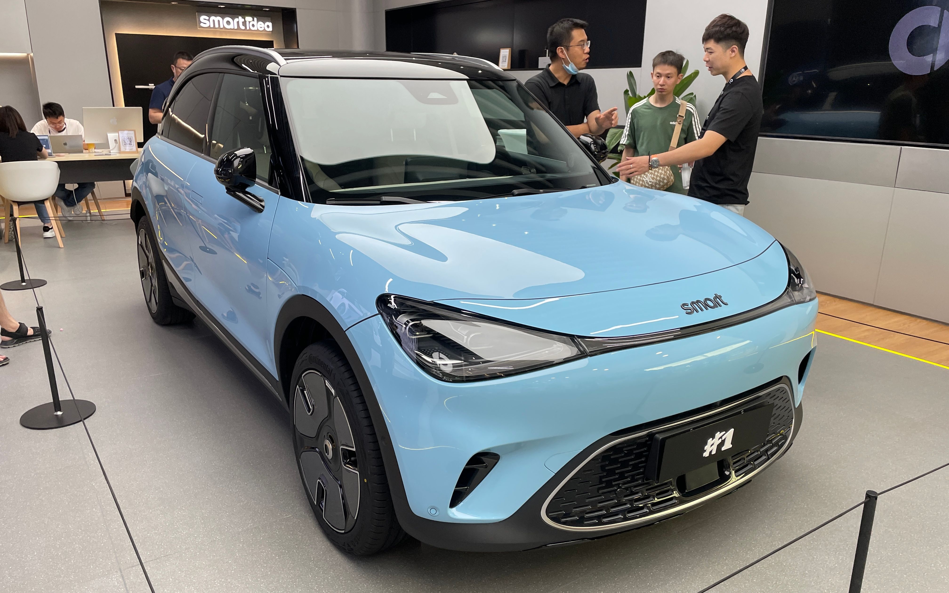 吉利smart18.16万起,后驱五连杆6.7秒提速