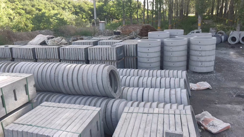 水泥井盖,集水坑盖板,水泥篦子,钢纤维井盖,雨水篦子,操场盖板,漏水