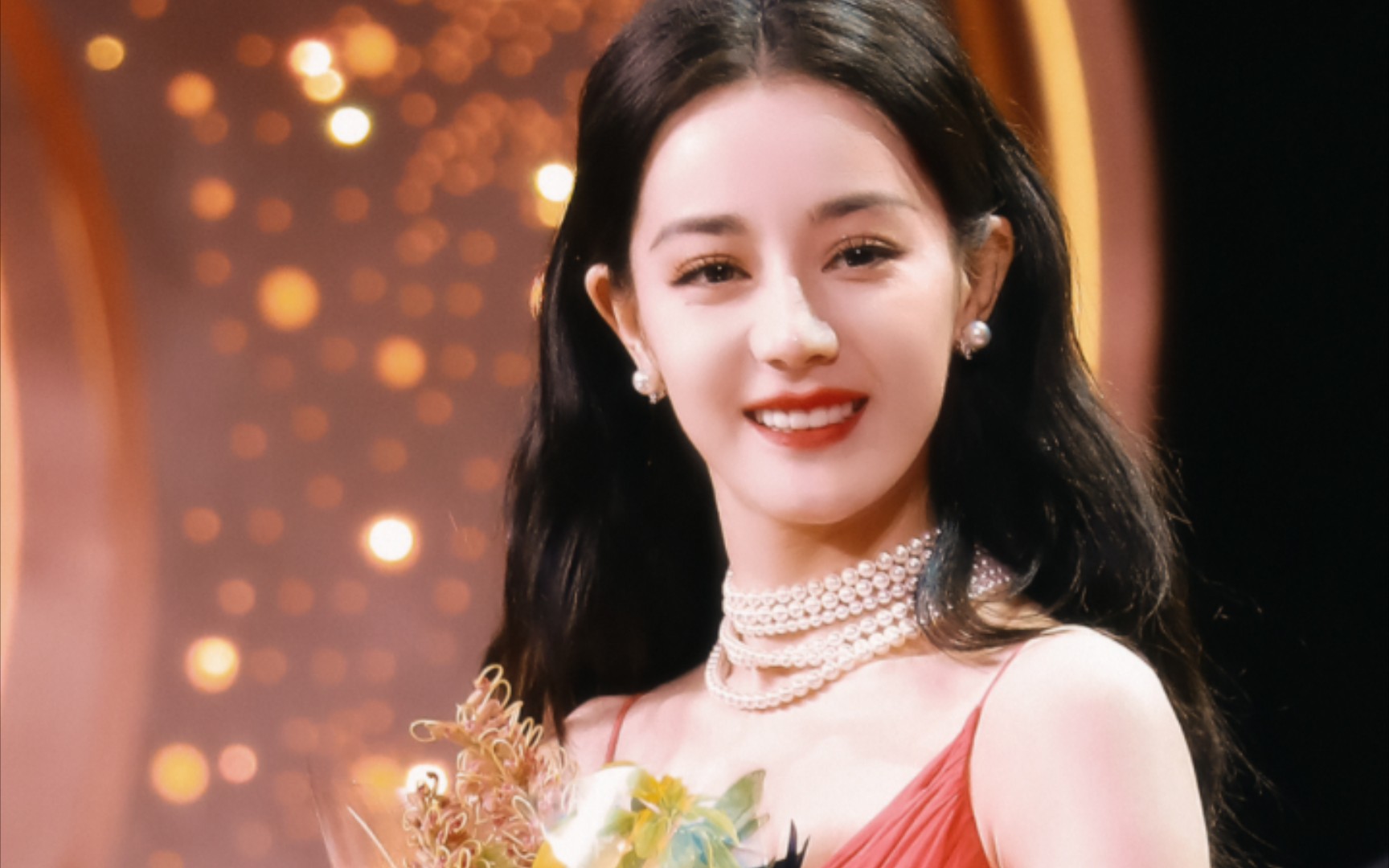 迪丽热巴美神降临