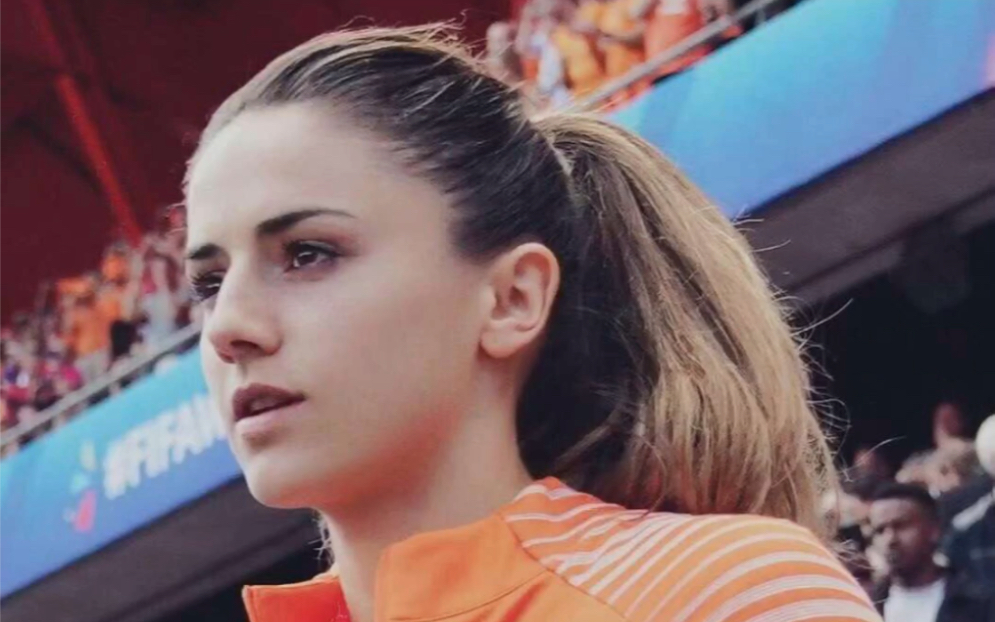 盘点国外女足美女球员