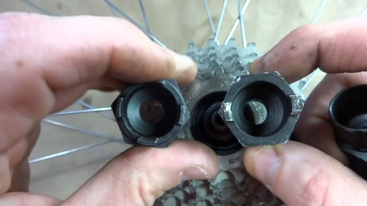 如何更换自行车旋式飞轮(freewheel)