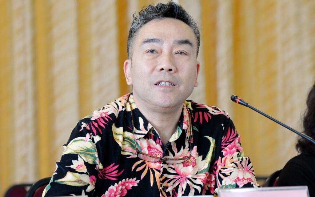 著名相声演员杨议,嘲讽国内网友素质差,见不得明星赚钱.