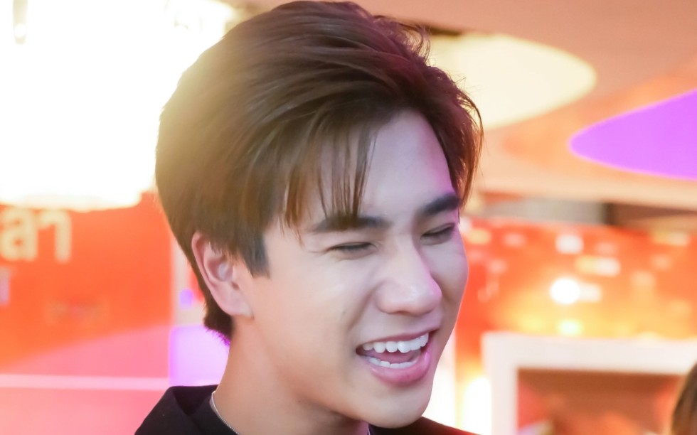 (perth 王俊勇)之2819.07.02 泡泡突然的直播 吹爆开车的泡泡