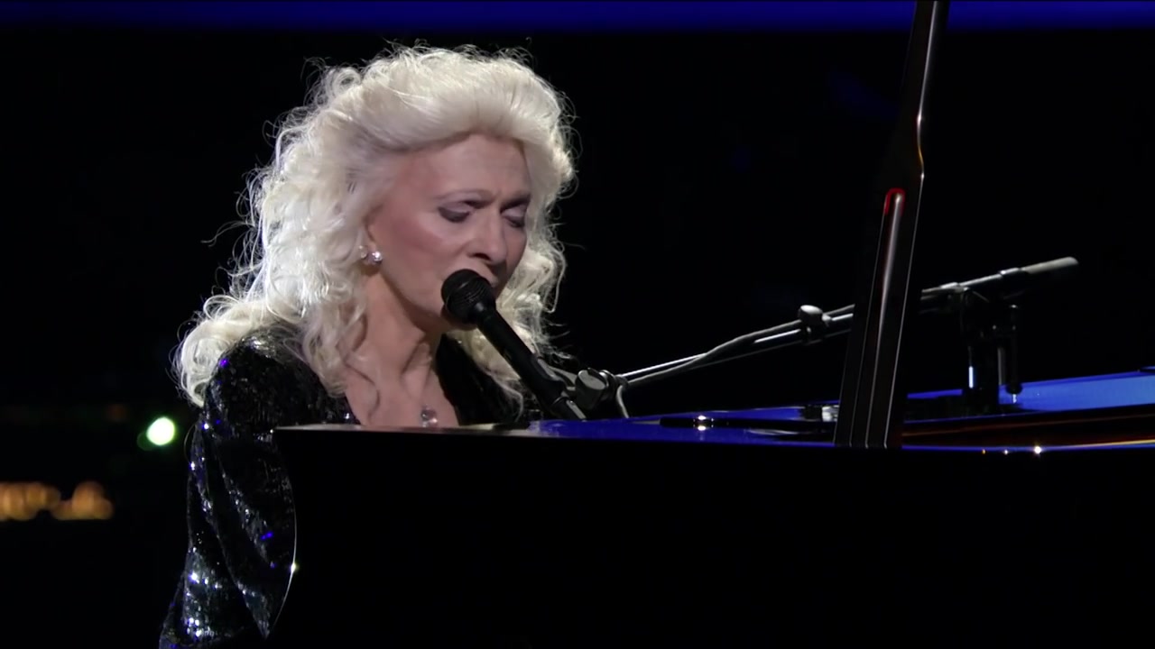 吞仙丹的judy collins78岁高龄再唱suzanne(59th grammys/2017)-喜欢