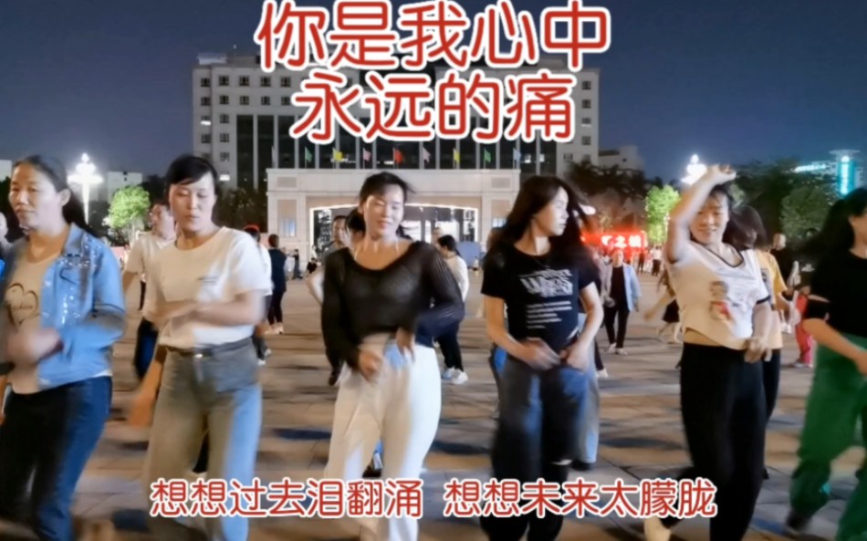 [图]美女现场演绎经典伤情《你是我心中永远的痛沙