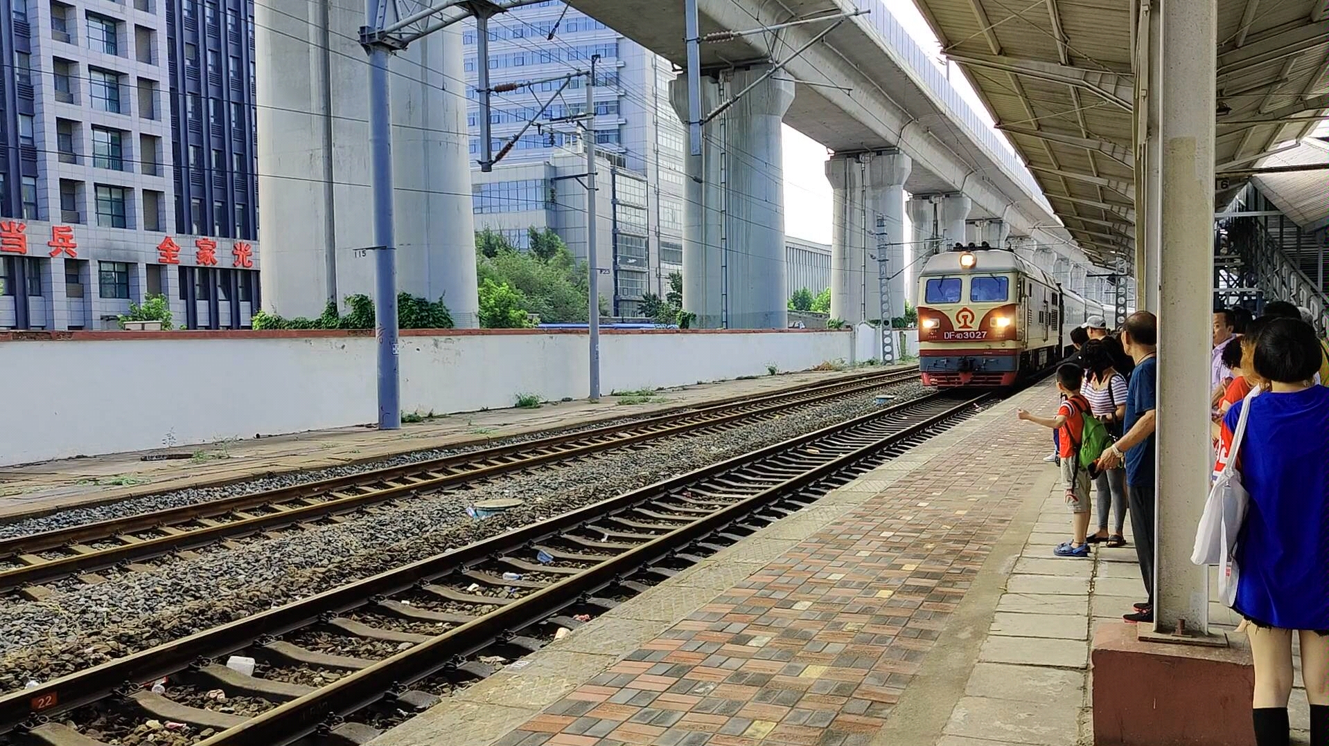 20190723 受津蓟线事故晚点的s904次列车进入天津北站