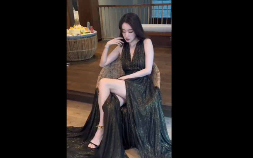 张小斐,气质独特,身材完美
