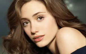 Télécharger la video: 为艺术献身的女星——（《无耻之徒》大姐）埃米·罗森 Emmy Rossum