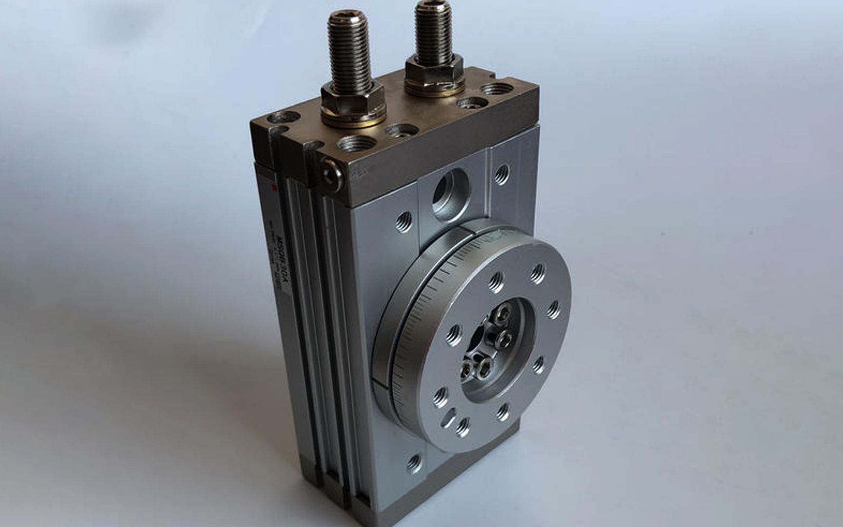 了解这几点轻松运用旋转气缸设计机械手