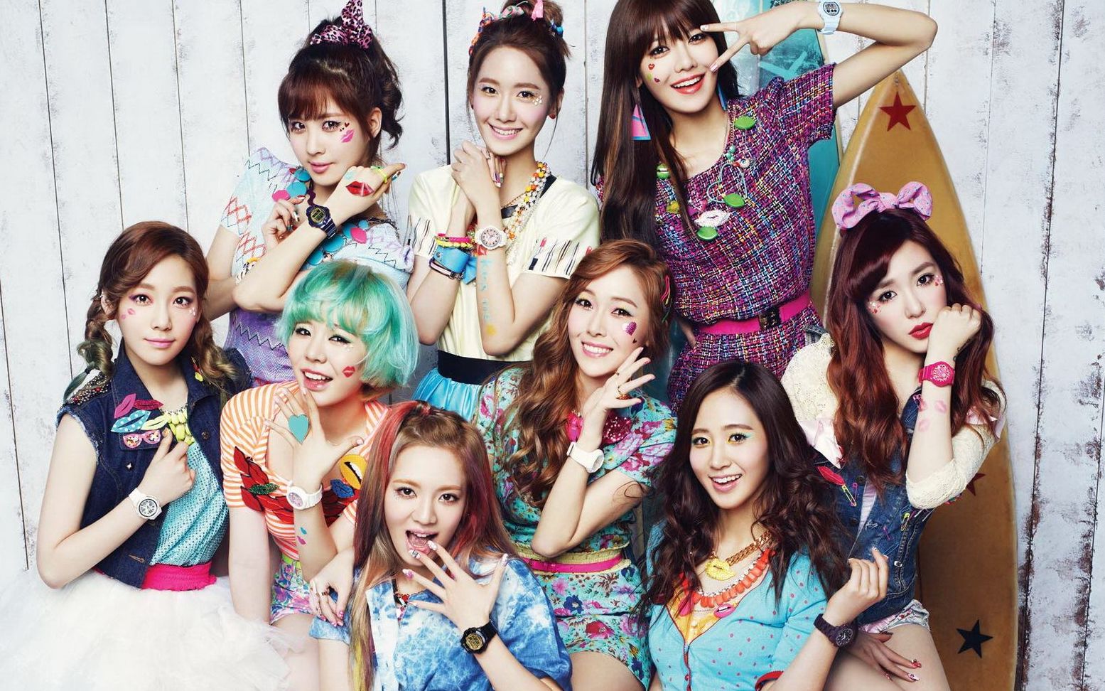 少女时代《gee》的甜美现场舞台!可爱的女帝们简直太迷人!