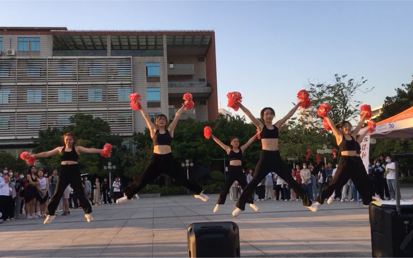 广东女子职业技术学院20221011社团招新节目表演 跆拳道社街舞社拉丁