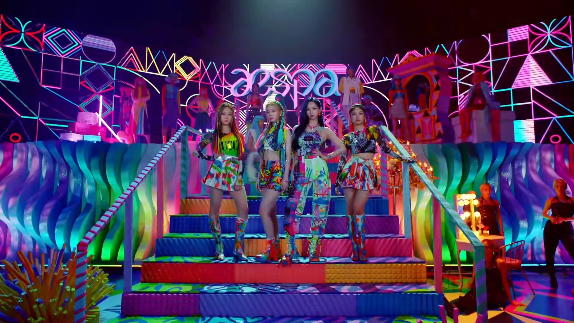 sm推出的新人女团!aespa出道舞台 是一次盛大的出道啊