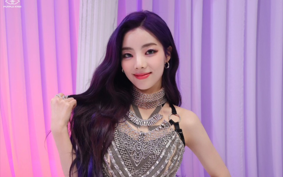 purple kiss 罗高恩