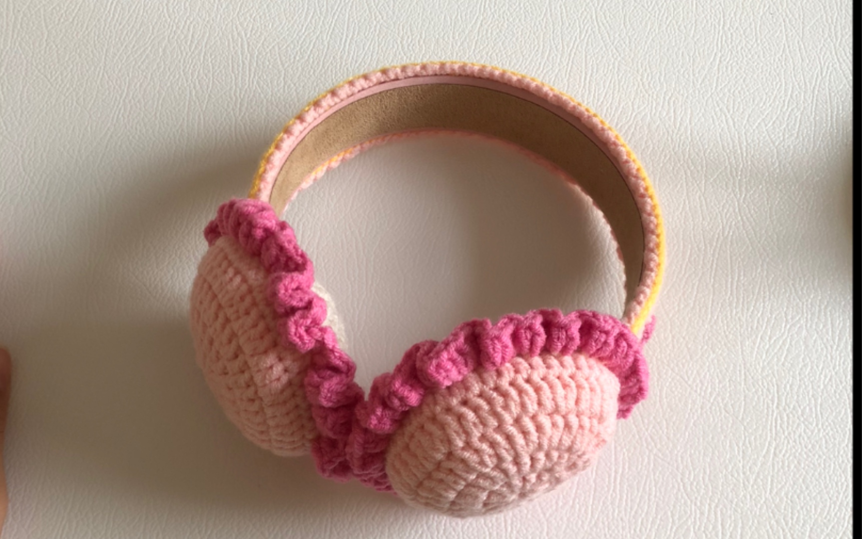 钩织教程1可爱毛线花边保暖耳罩帽子的钩针编织方法