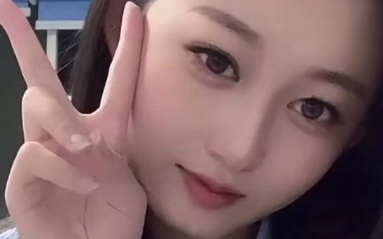 王楚楚的自我介绍一百万种怀念青春的方法