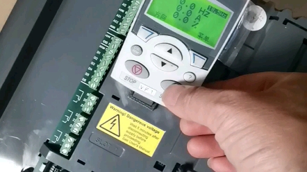 [图]ABB ACS510-01-125A-4变频器维修测试运行正常