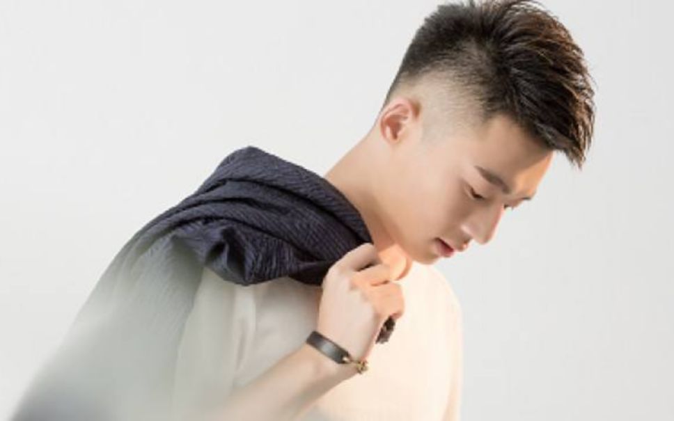 宇文泡虎牙年度盛典 红毯 二台采访个人cut_哔哩哔哩 (゜-゜)つロ