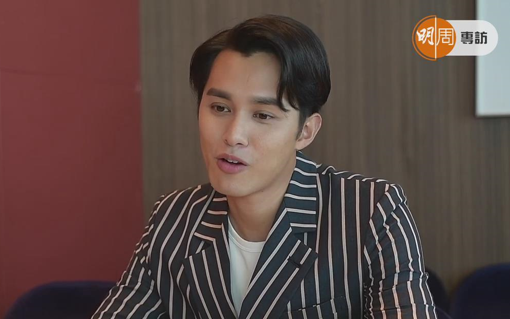 何广沛明周娱乐专访丨何广沛放低眼镜变男神