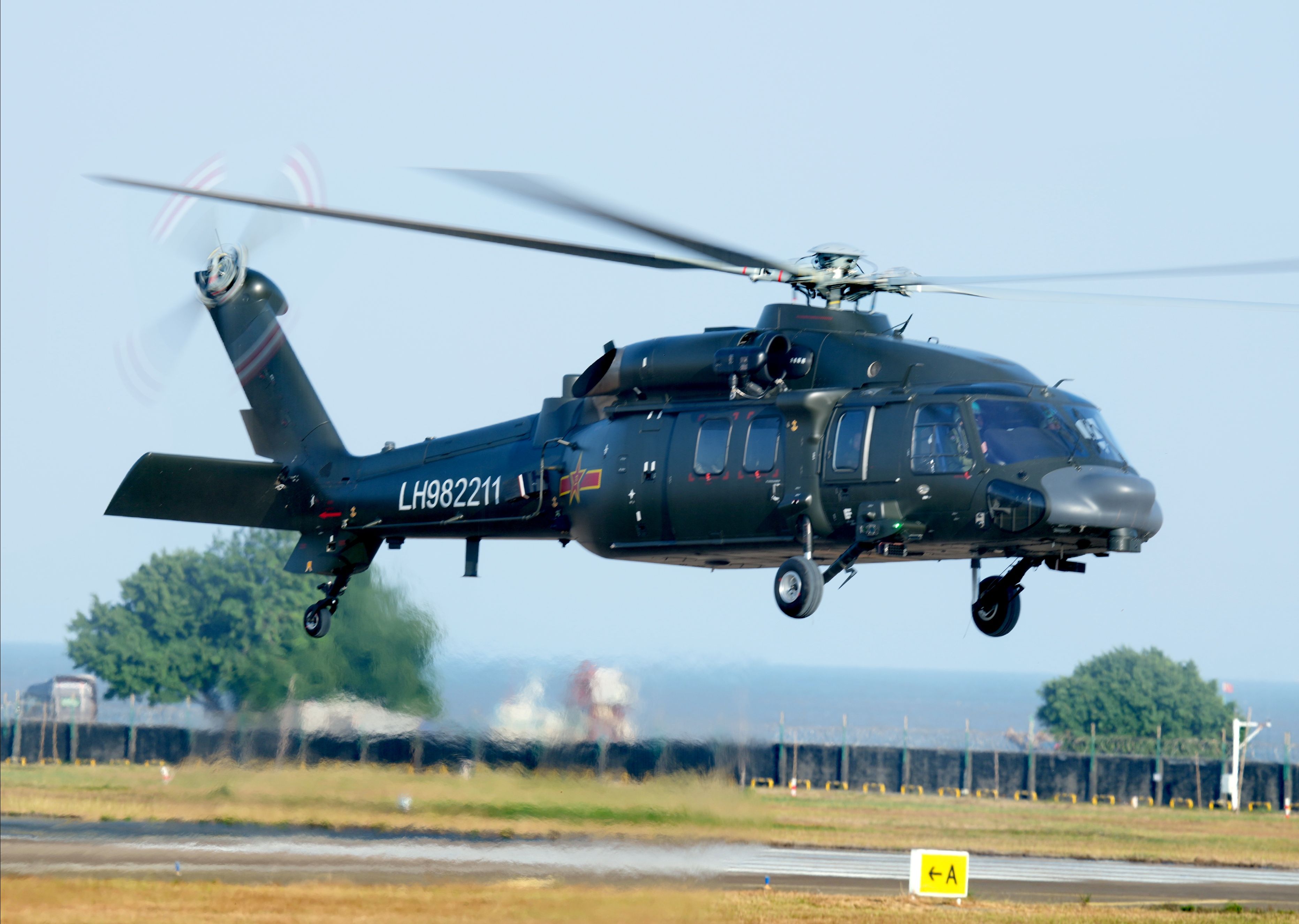 多型直升机齐聚中国航展!进行场地适应性训练