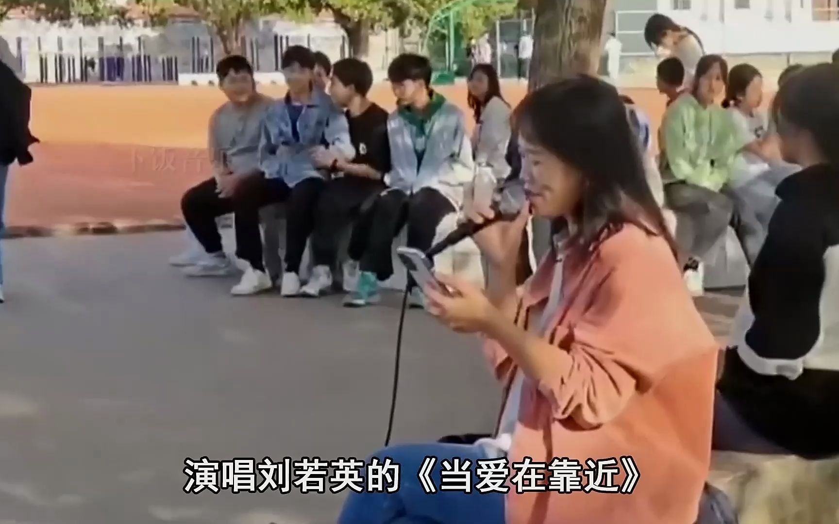 上课唱歌图片