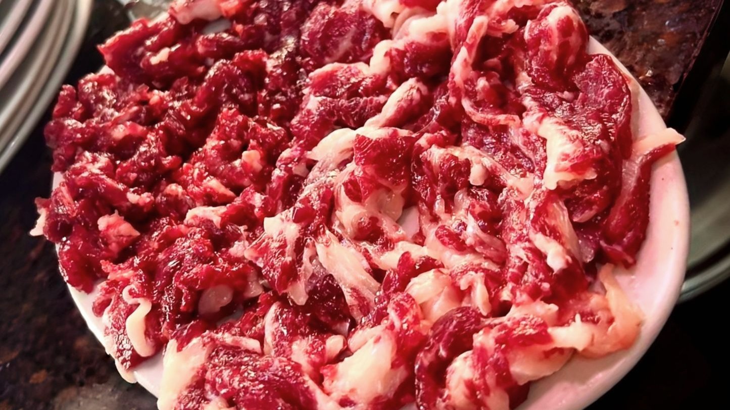 太离谱了，潮汕牛肉居然自己会跳！