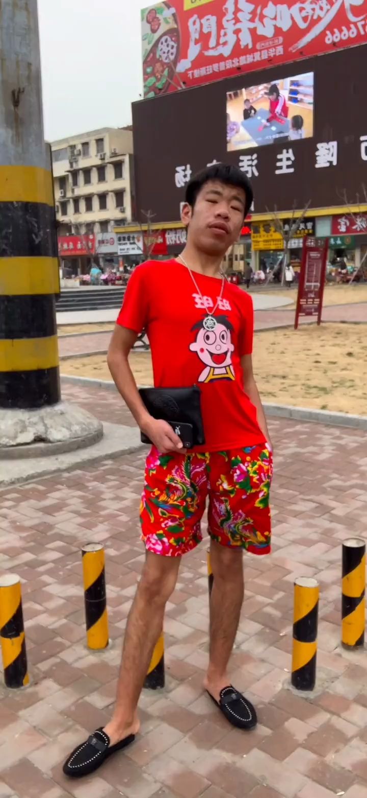 快手抖音沙雕视频,2020精神小伙!套装整齐!she会人