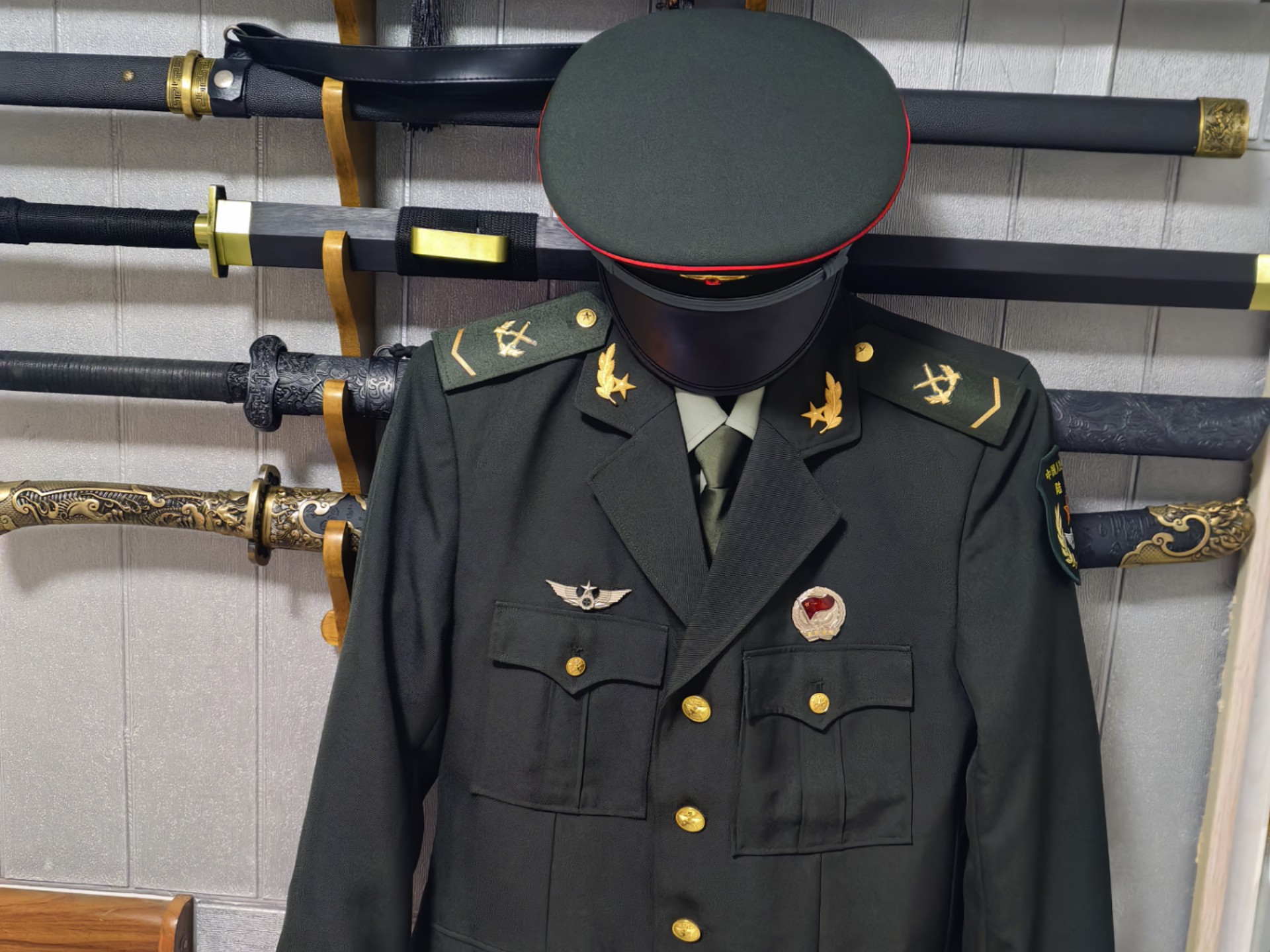 一套07陆士兵春秋常服,请大家欣赏