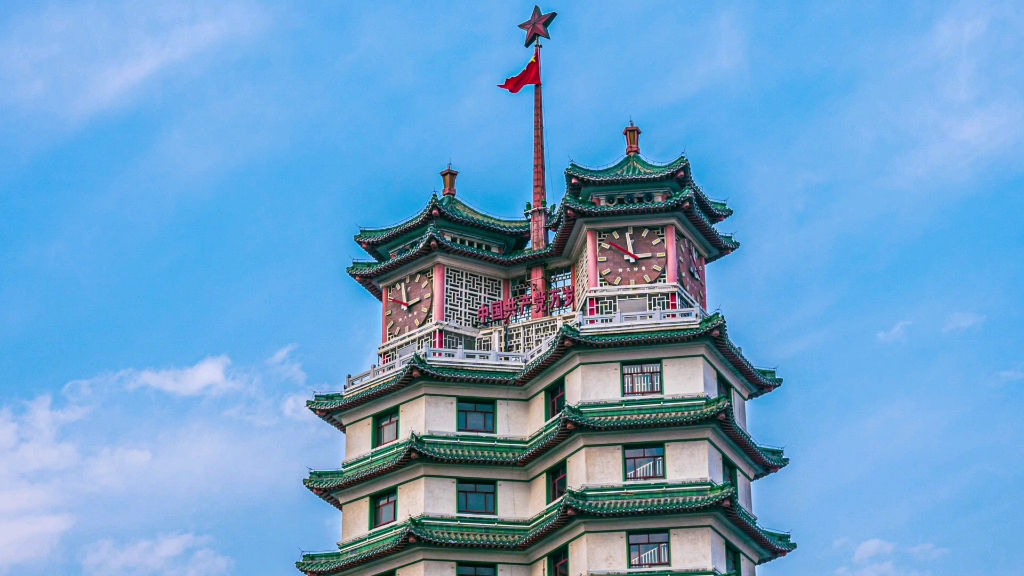 历经五十余年风吹雨打的二七纪念塔,见证了郑州的高速发展,是每个郑州