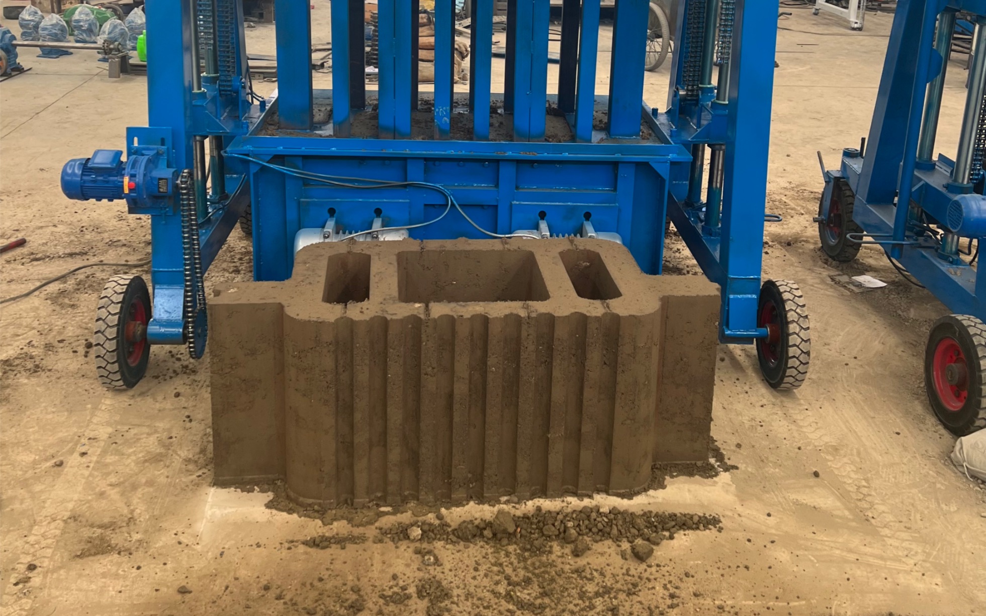 江西河道护坡生态挡土墙砌块砖机河南巩义移动式生态护坡砖机