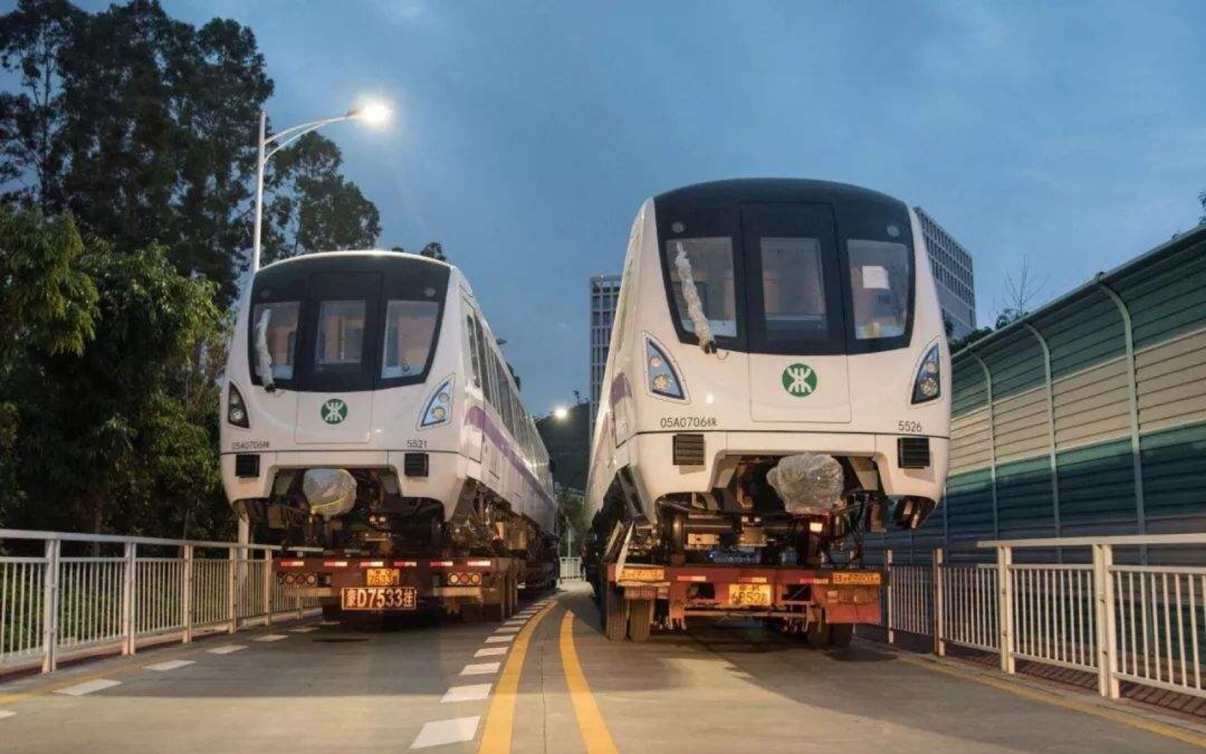 深圳地铁5号线特色好车555号车赤湾宝安中心因有保安大量黑屏