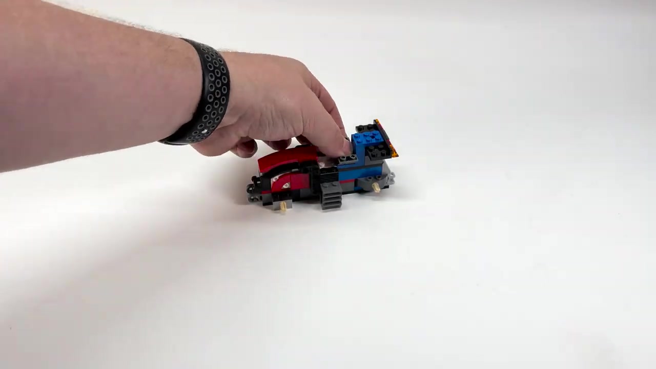 拖拉机拆箱和建造乐高城市60297