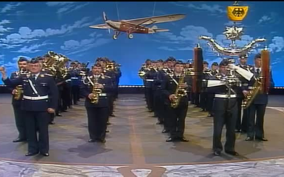 [图]德意志军乐-Fliegermarsch飞行员进行曲 德国空军第四军乐团演奏-1987年